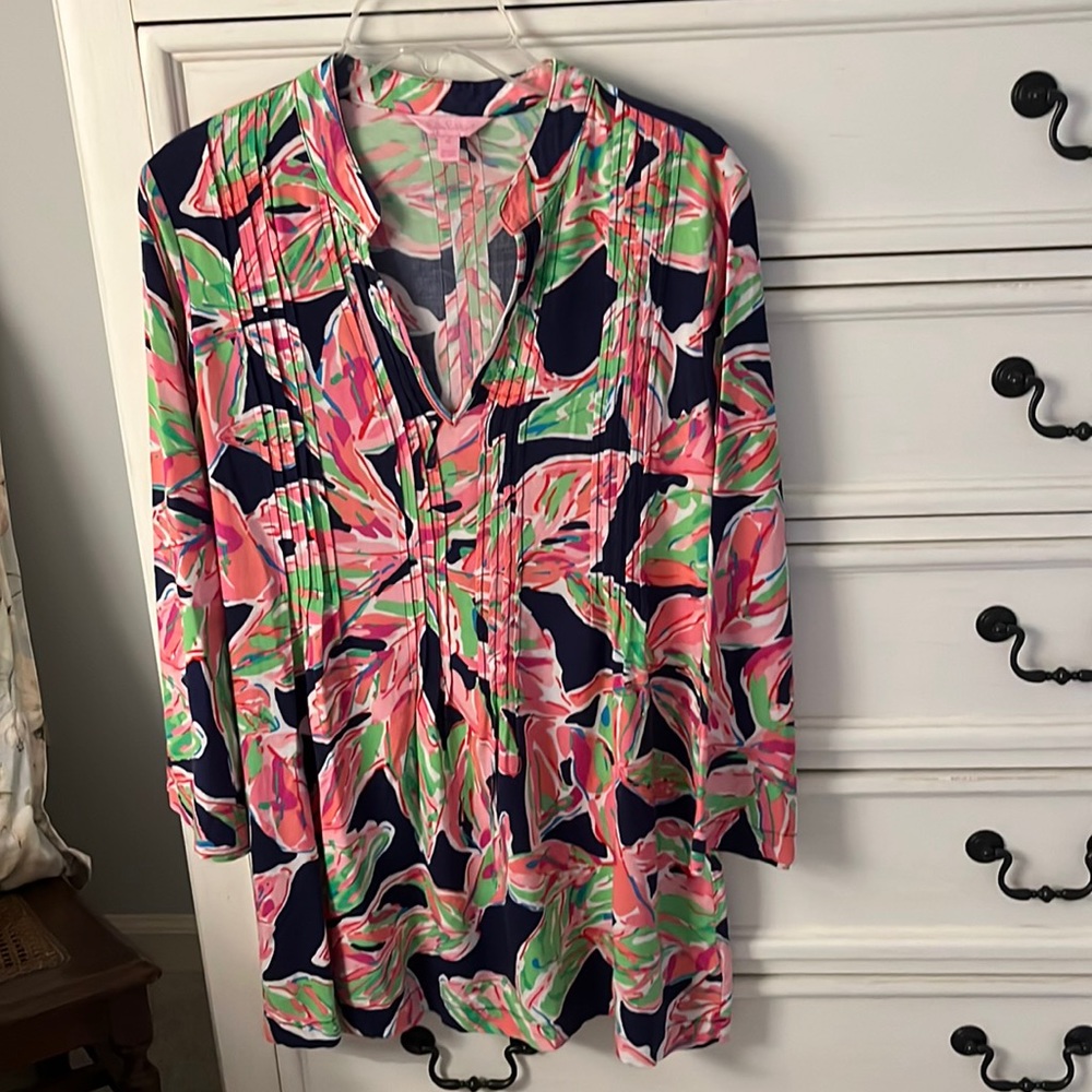 Lilly Pulitzer Navy Floral Sarasota Tunic Top - 30” from shoulder to bottom